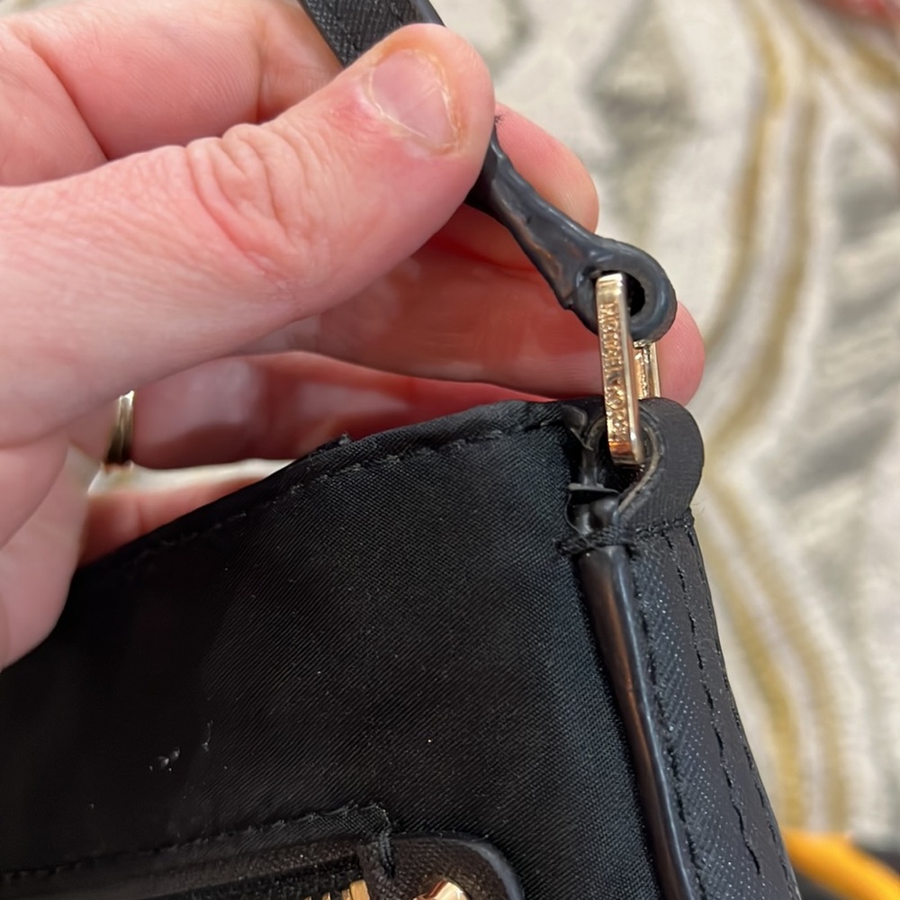 💕 Michael kors nylon Kelsey black large crossbody bag 💕 - Picture 6 of 16